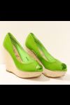 3205-3 Lakierkowane sandałki na koturnie - zielony